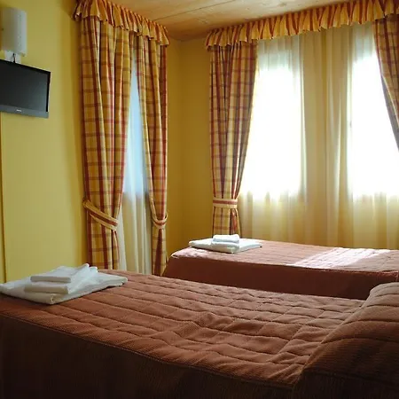 Casa Cesana ホテル 2*