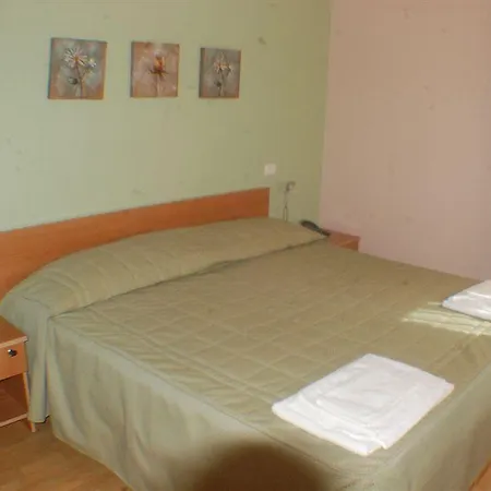Casa Cesana ホテル 2*